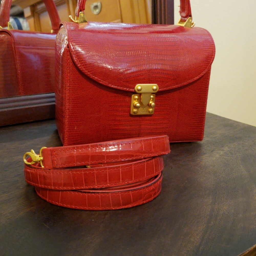 Hand bag